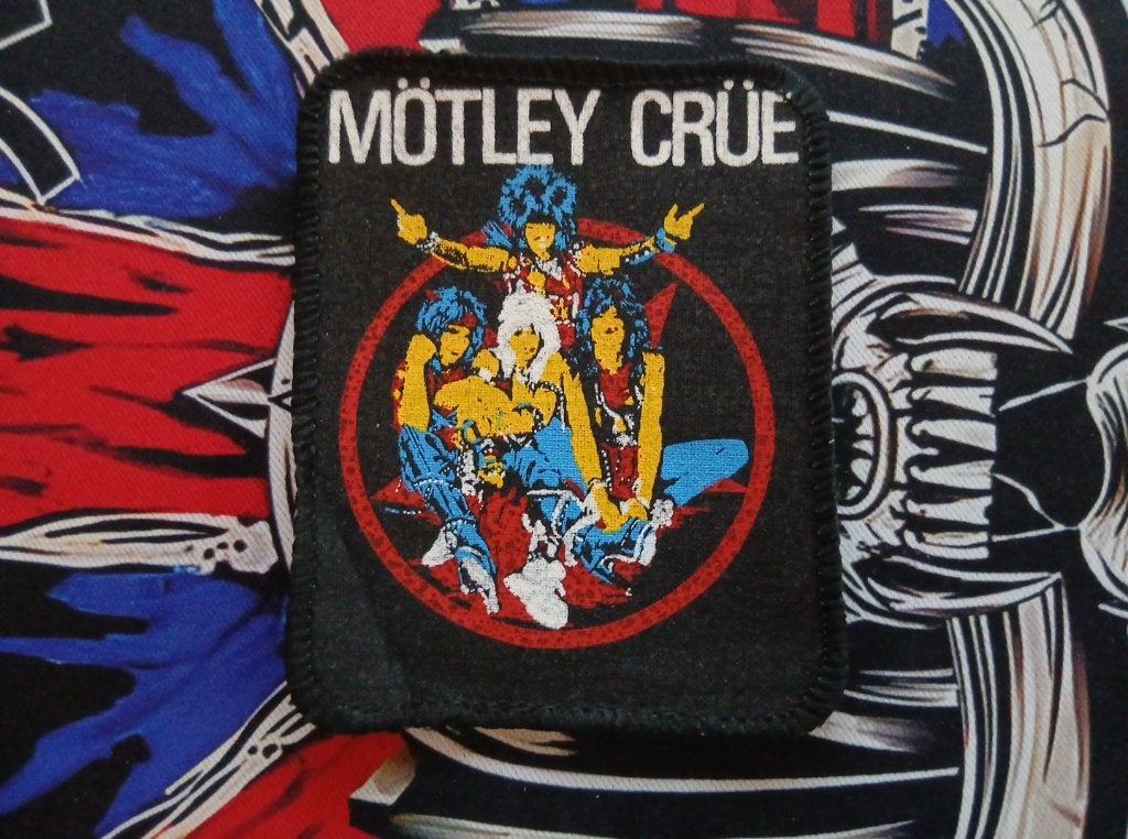 Motley Crue mooie vintage 1984 patch m412 pband + pentagram, Ophalen of Verzenden, Nieuw, Kleding