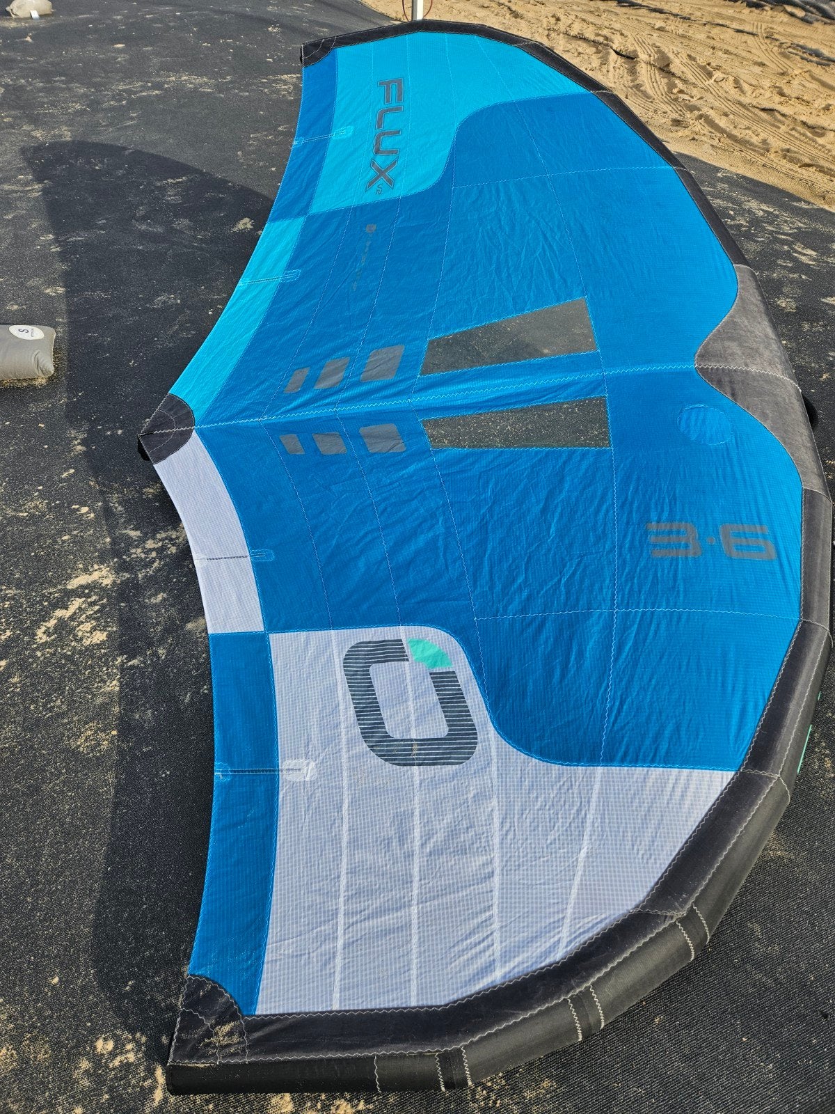 ozone flux v2.  3.6m en 4.3m, Ophalen of Verzenden, Zo goed als nieuw, Wingsurf-wing