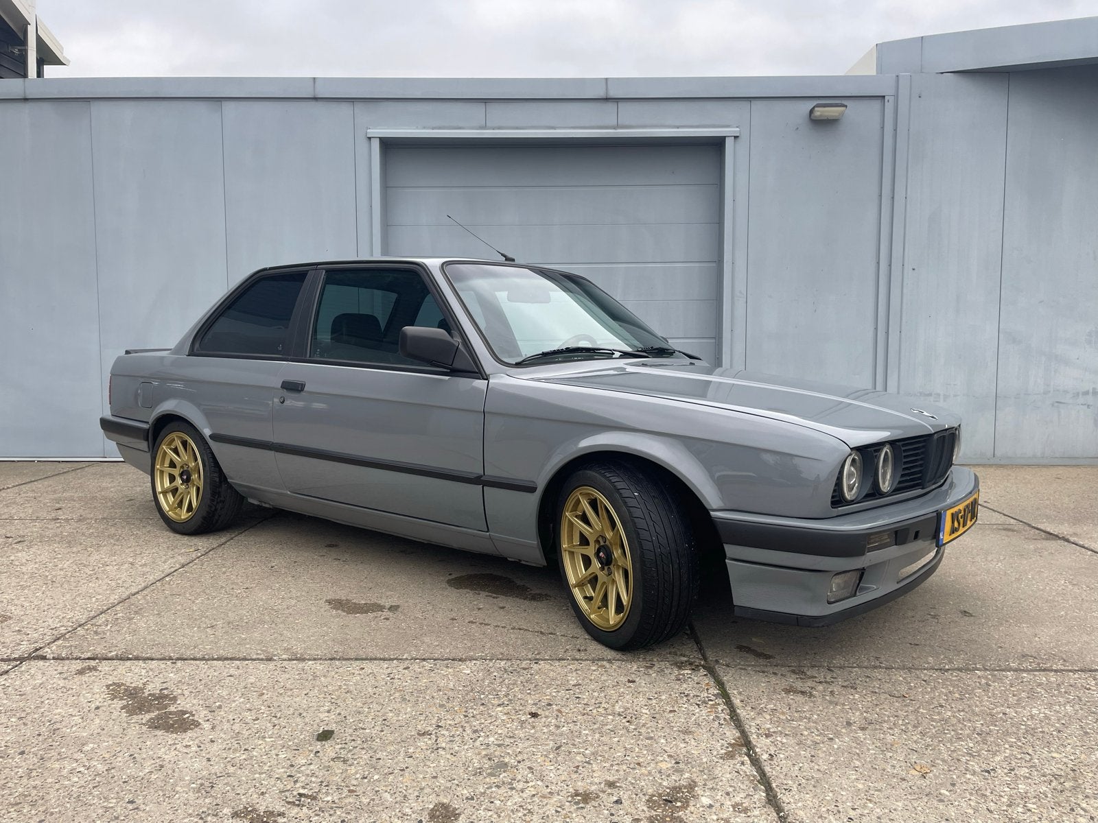 BMW 3-Serie 1.8L 318IS e30, Auto's, Achterwielaandrijving, Zwart, 4 cilinders, Origineel Nederlands