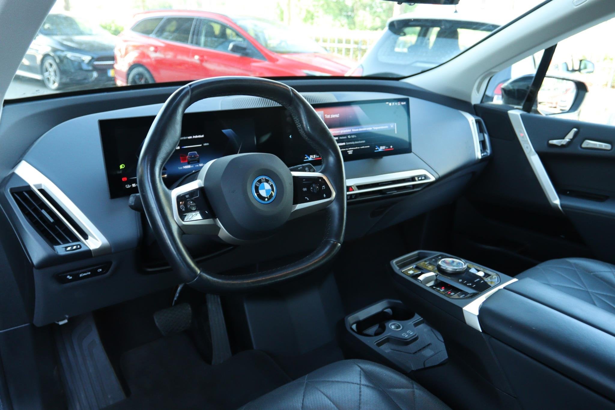 BMW IX XDRIVE HIGH EXECUTIVE 77KWH SOH 99.4% | CARPLAY | HUD, Auto's, Automaat, 34 min, Gebruikt, Zwart
