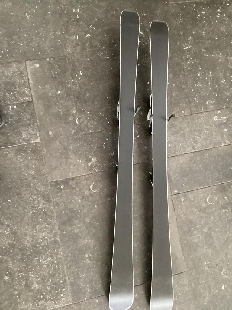 Atomic Heaven ski's - 147 cm - Zo goed als nieuw, Ophalen, 140 tot 160 cm, Zo goed als nieuw, Atomic