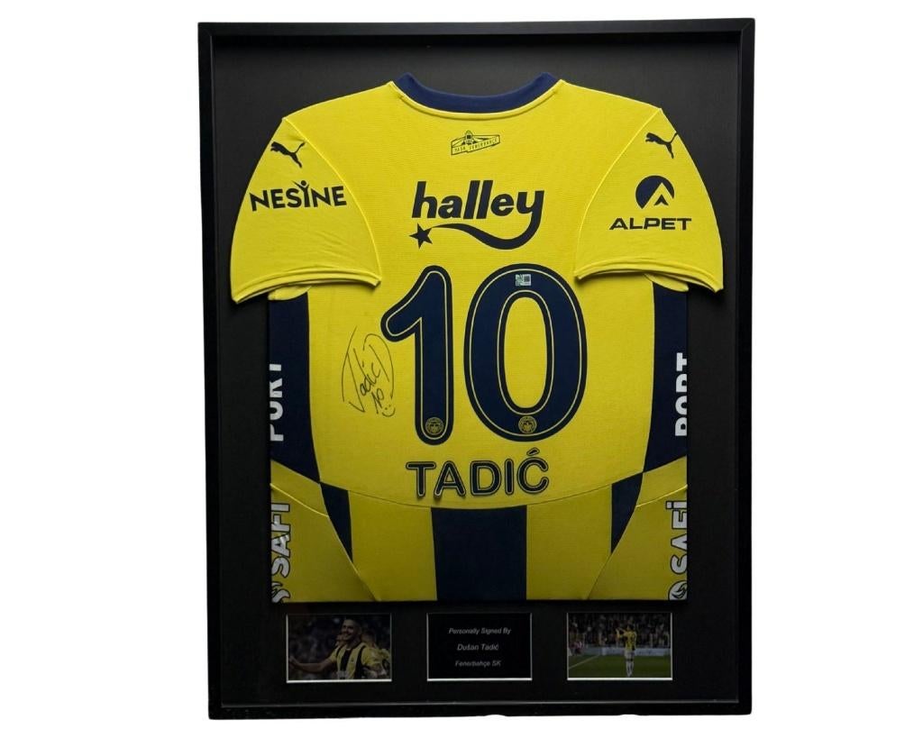 Dusan Tadic Fenerbache 24/25 Ingelijst thuis shirt, Buitenlandse clubs, Soccersignings.nl, Shirt, Nieuw