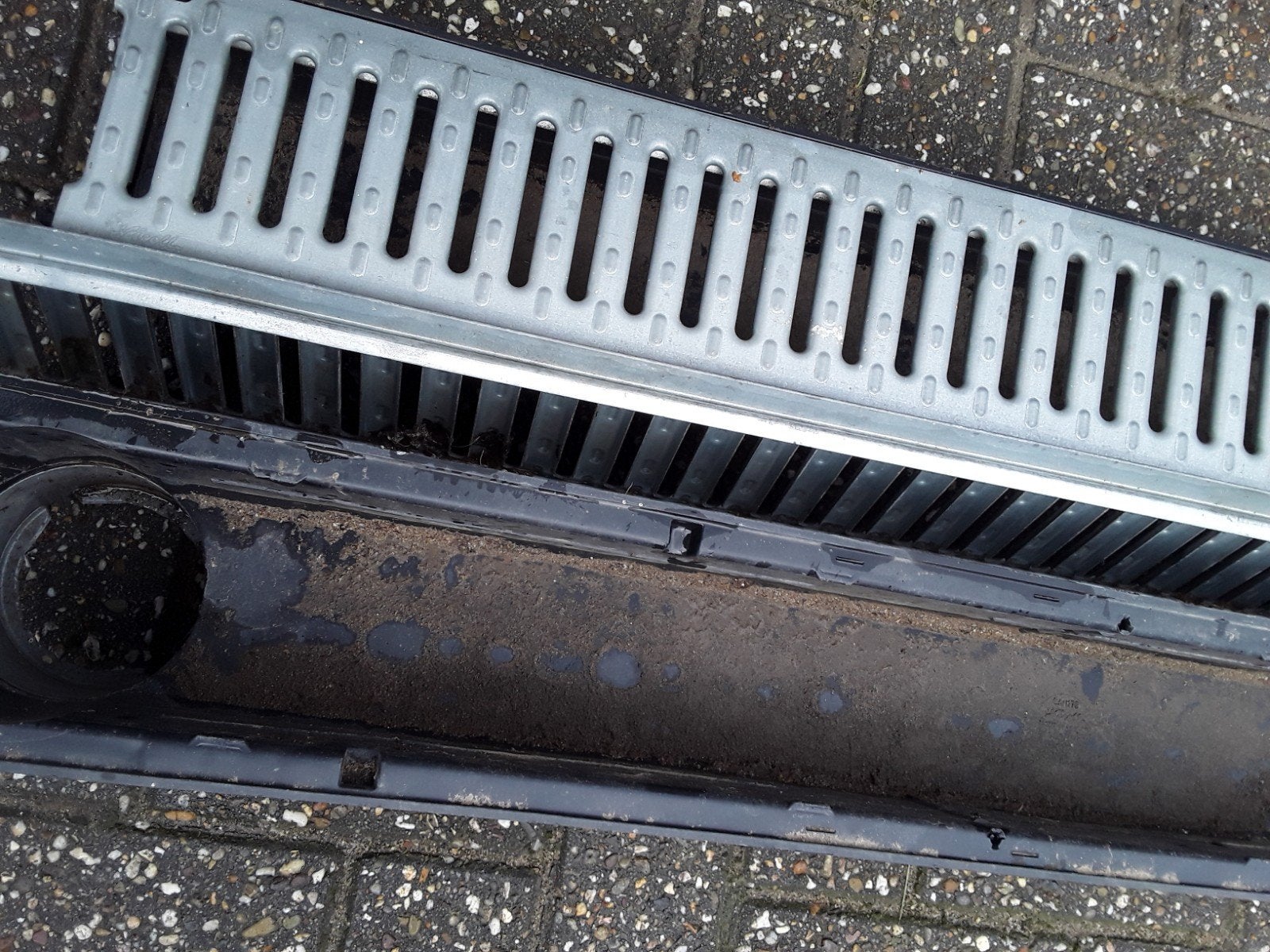 drain goot afvoer goot lijngoot, Ophalen, Minder dan 2 meter, 80 mm of meer, Afvoer