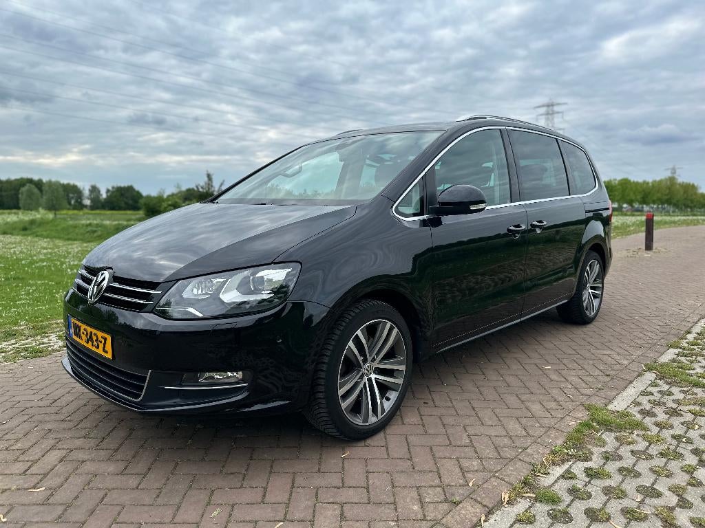 Volkswagen Sharan 2.0 TSI Highline 147KW DSG 2014 Zwart 7p, Auto's, Euro 5, Zwart, 7 stoelen, Zwart