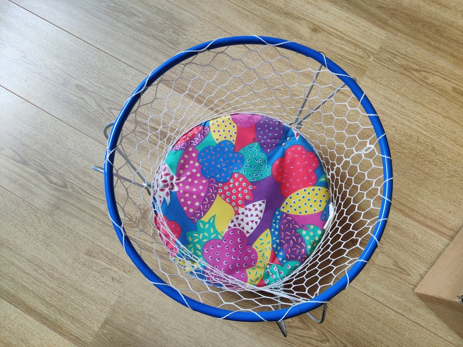 Vintage poppenbox - Kleurrijk en opvouwbaar, Kinderen en Baby's, Ophalen of Verzenden, Gebruikt, Overige typen