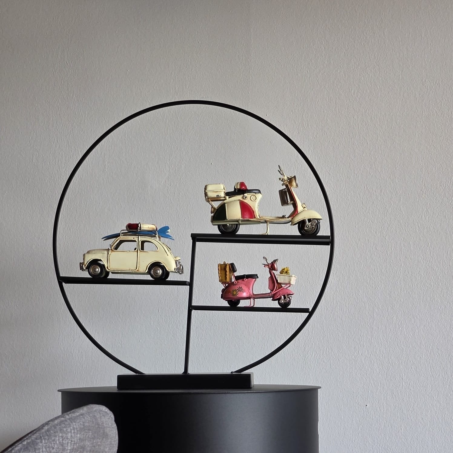Decoratieve metalen display met voertuigjes, Ophalen