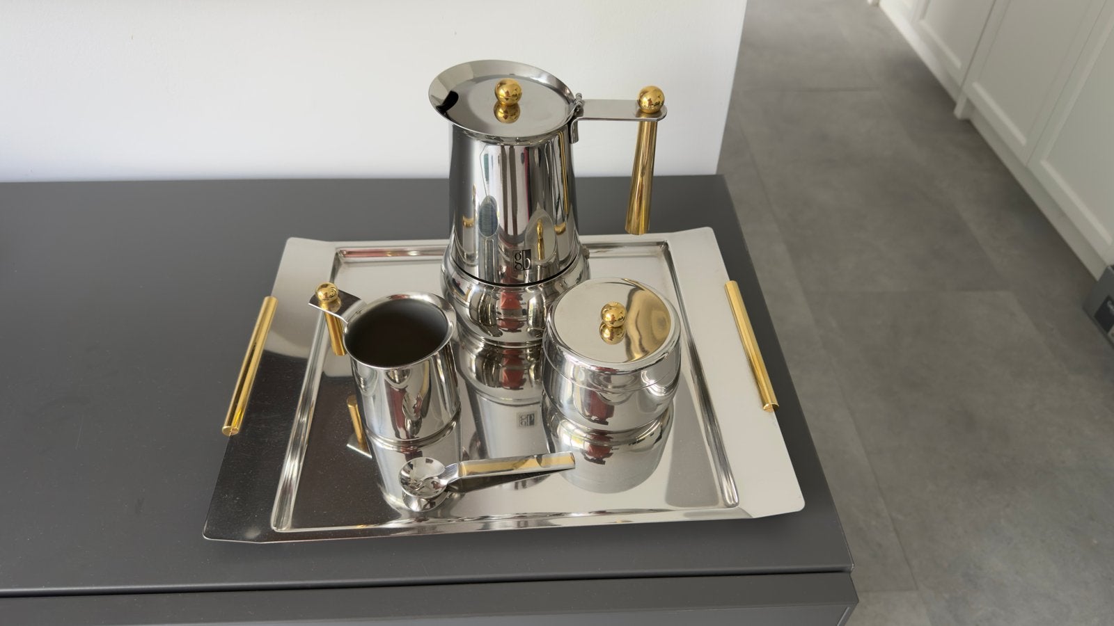 Italiaanse koffiepot set - RVS met gouden accenten, Overige typen, Ophalen of Verzenden, Metaal, Overige merken