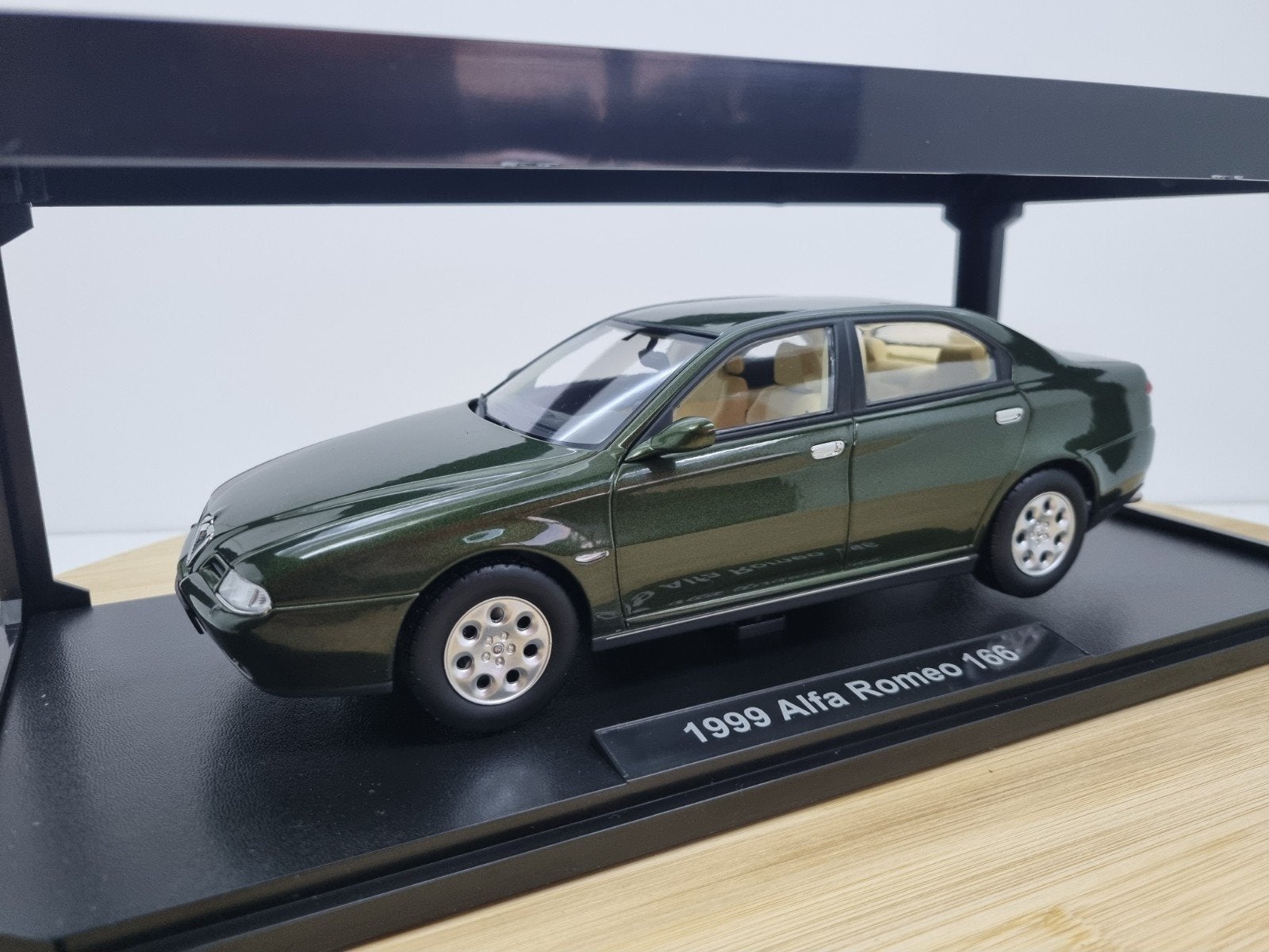 Uitverkoop! T9 Alfa Romeo 166 Minerva Green 1:18, Hobby en Vrije tijd, Overige merken, Auto, Nieuw, Ophalen of Verzenden