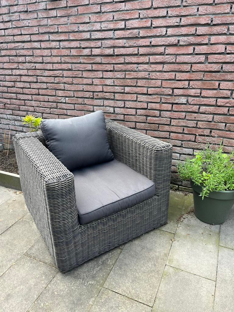 Mooie grijze wicker tuinstoel/loungestoel met kussens, Zo goed als nieuw, Wicker, Stoel, Ophalen