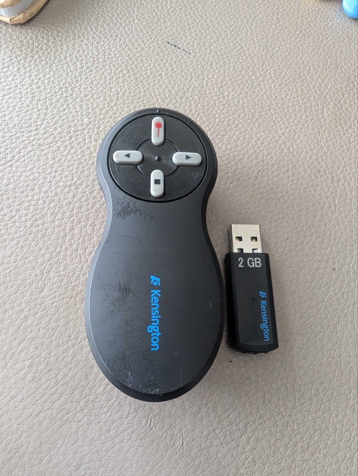 Kensington Presenter met Laserpointer en 2GB USB-stick, Ophalen of Verzenden, Gebruikt, Kensington, MacOS