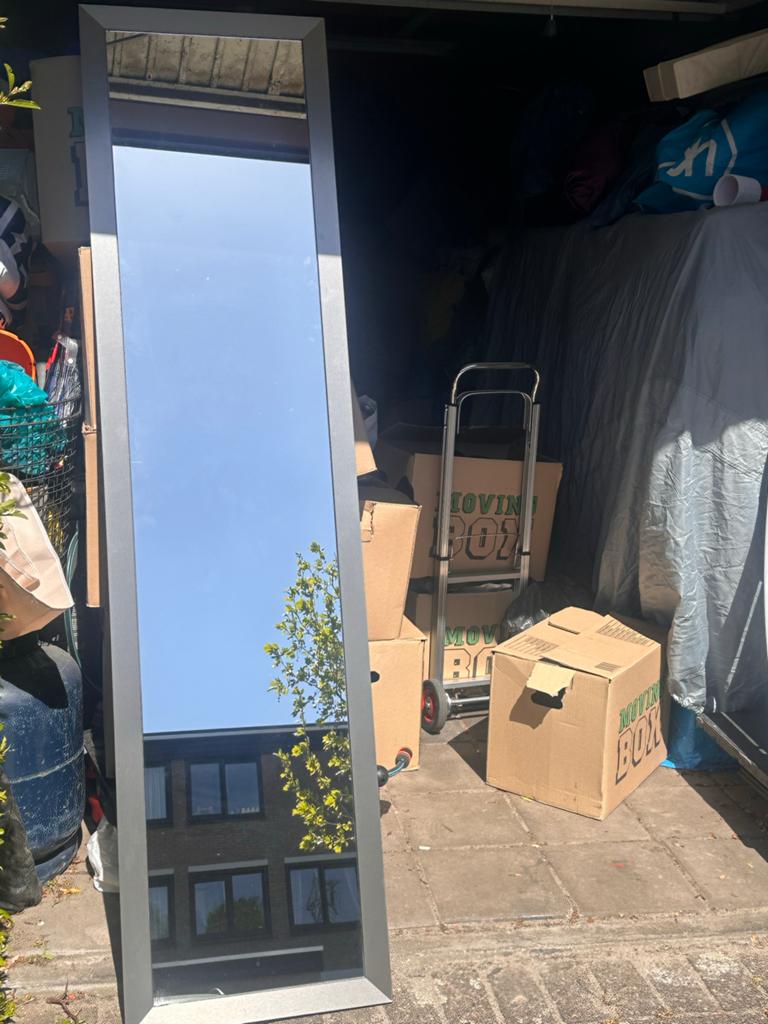 Grote spiegel met grijze lijst 2 stuks, Huis en Inrichting, Woonaccessoires | Spiegels, Gebruikt, Ophalen of Verzenden, 150 tot 200 cm