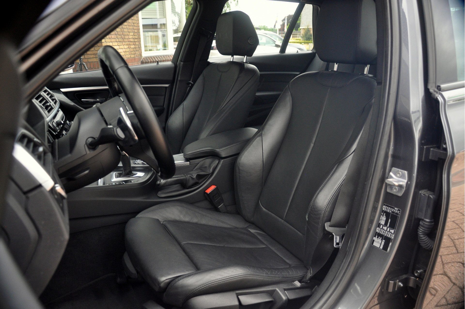 BMW 3 Serie Touring 320i M-Sport Edition | Camera | 19 Inch, Automaat, 1998 cc, Achterwielaandrijving, 4 cilinders