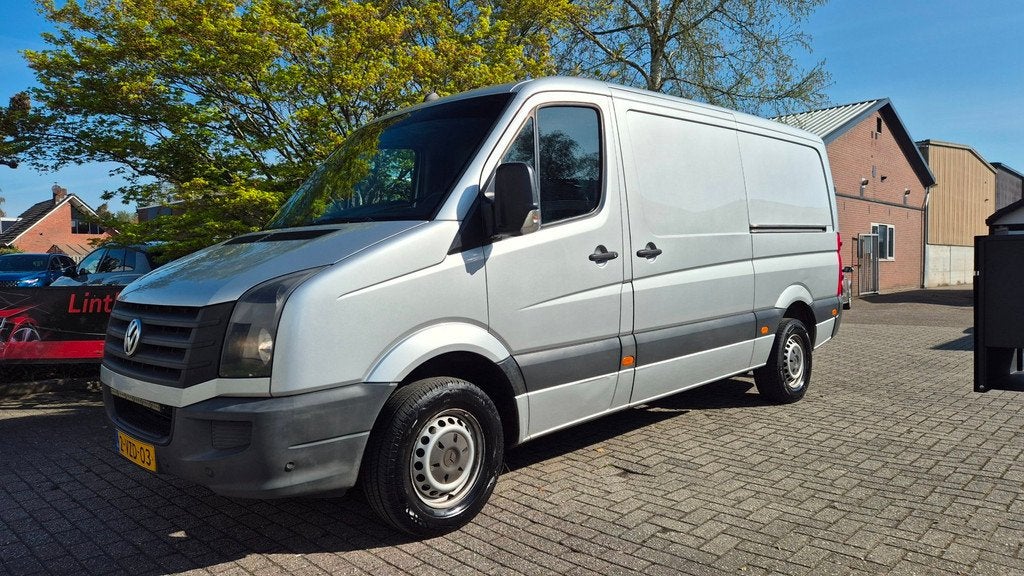 Volkswagen Crafter 50 2.0 TDI L2H1 BM CLIMA/NAVI-2012, Euro 5, Achterwielaandrijving, Gebruikt, Zwart