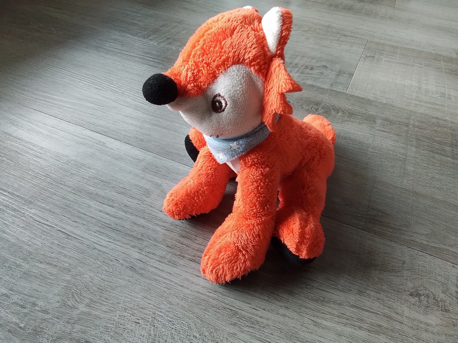 Vos knuffel met sjaal at edition trotsch, Ophalen of Verzenden, Zo goed als nieuw