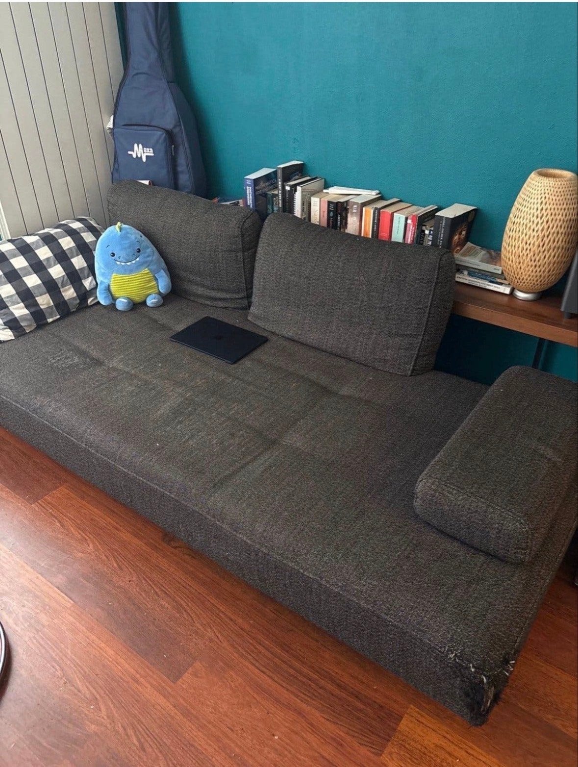 Comfortabele donkergrijze slaapbank/daybed, Gebruikt, Tweepersoons, 75 tot 100 cm, Ophalen of Verzenden