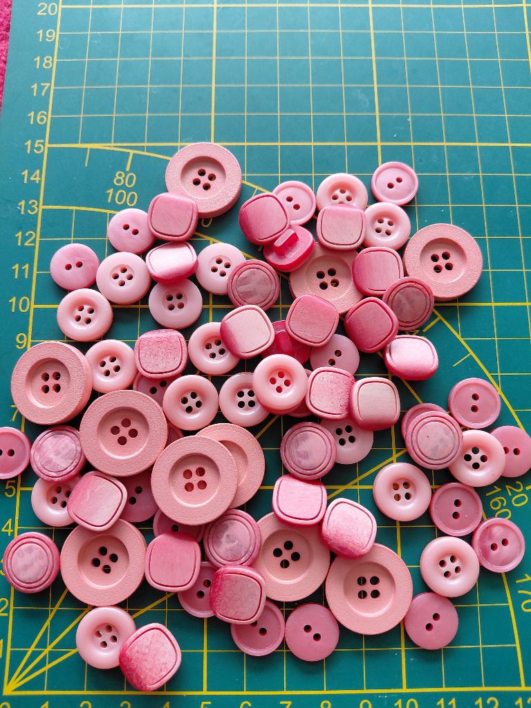 Setje knopen tinten roze, Ophalen of Verzenden, Nieuw, Knoop of Knopen