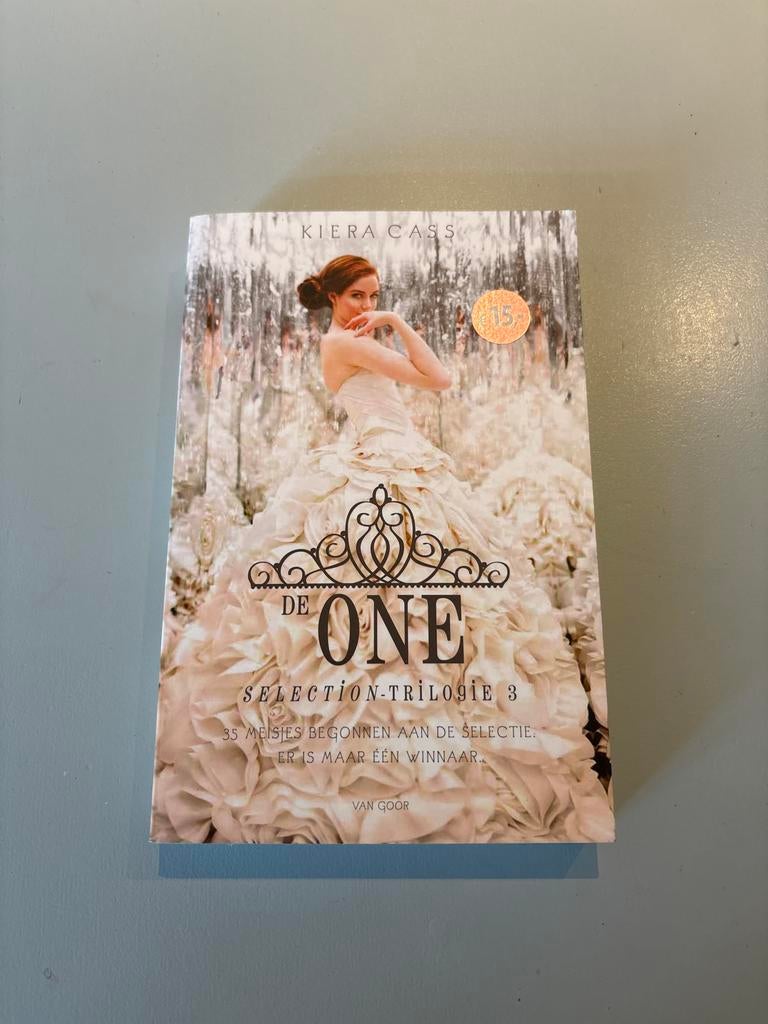 De One - Selection-Trilogie 3 - Kiera Cass, Ophalen of Verzenden, Gelezen, Nederland