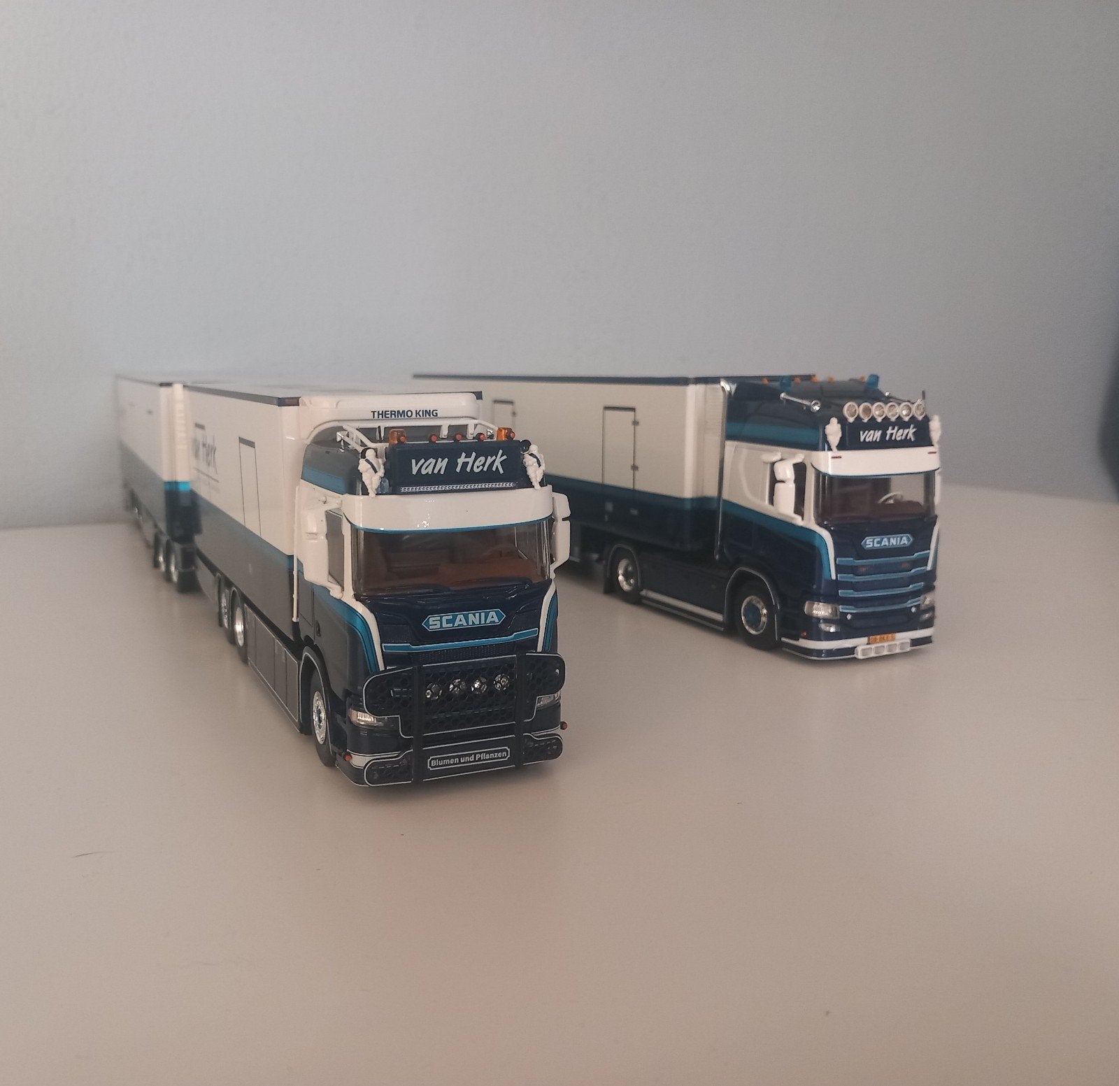 Tekno van herk combi 2stuks, Hobby en Vrije tijd, Modelauto's | 1:50, Ophalen of Verzenden, Zo goed als nieuw, Bus of Vrachtwagen