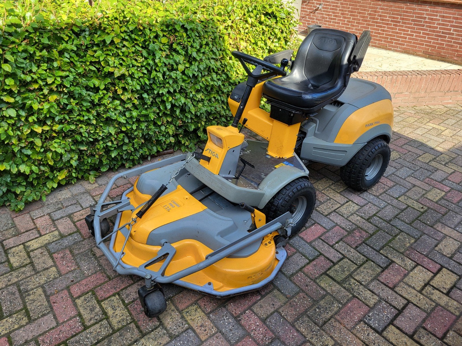 Stiga Park Pro Svan 4wd degelijke professionele zitmaaier, Tuin en Terras, Ophalen, Gebruikt, Stiga zitmaaier, Elektrische starter