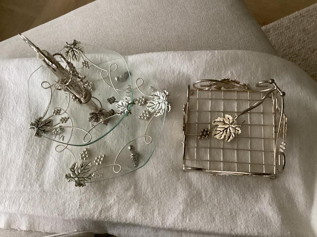 Set; servettenhouder en etagère, Ophalen, Zo goed als nieuw, Glas