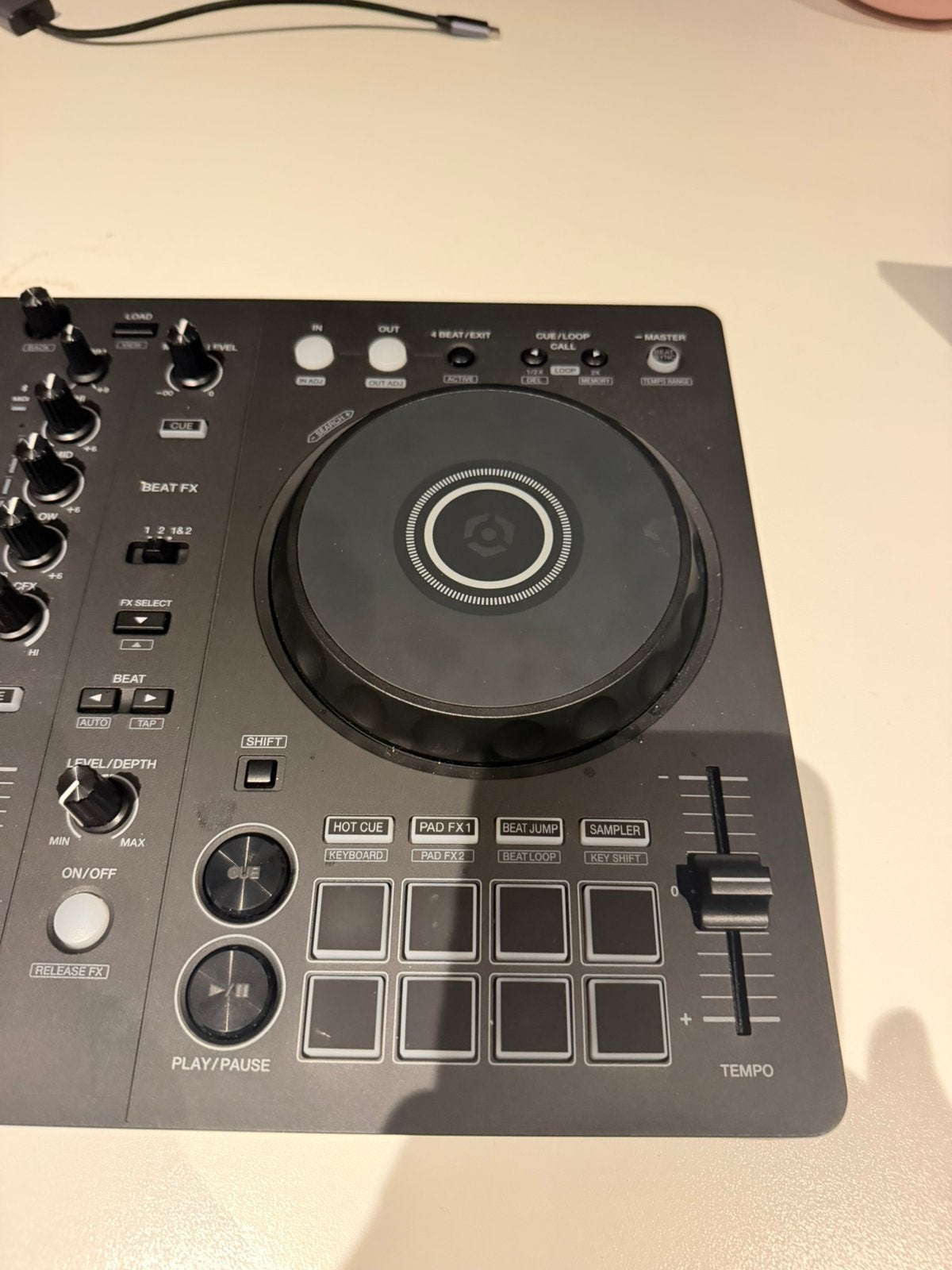 Foto 4 van Alpha Theta DDJ FLX 4