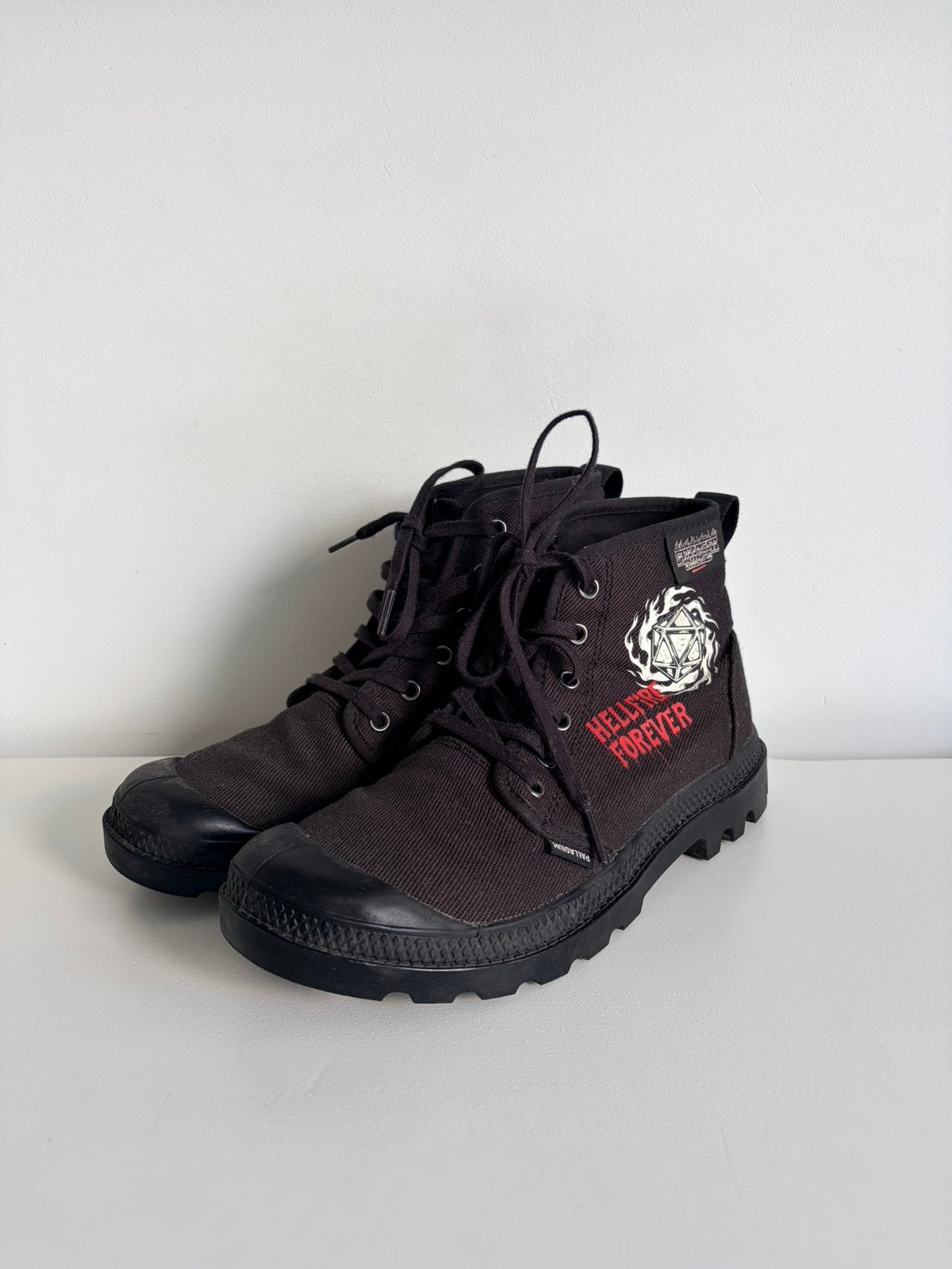 Palladium schoenen/boots Stranger Things zwart maat 40 ZGAN!, Zwart, Boots, Ophalen of Verzenden, Zo goed als nieuw
