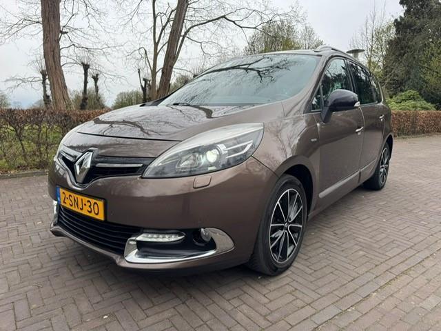 Renault Scénic 1.6 dCi Bose Pano/Xenon/Halfleer/Trekhaak/Ca, Auto's, Voorwielaandrijving, Euro 5, Gebruikt, 4 cilinders