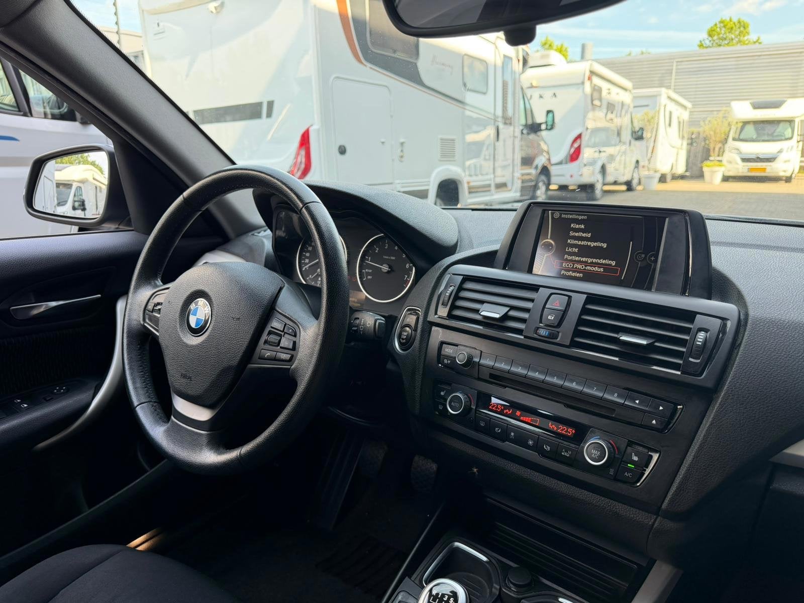 BMW 1-serie 116i l XENON l CLIMATRONIC l STOELVERWARMING, 1-Serie, Gebruikt, 4 cilinders, Origineel Nederlands