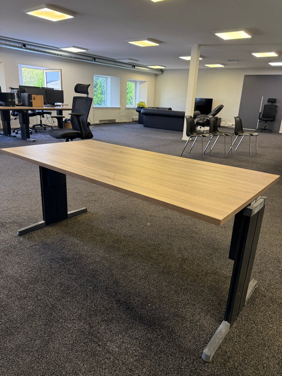 Bureau 160x80 Scandinavisch eiken zwart onderstel | meerdere, Ophalen, Tot twee personen, 50 tot 100 cm, Zo goed als nieuw