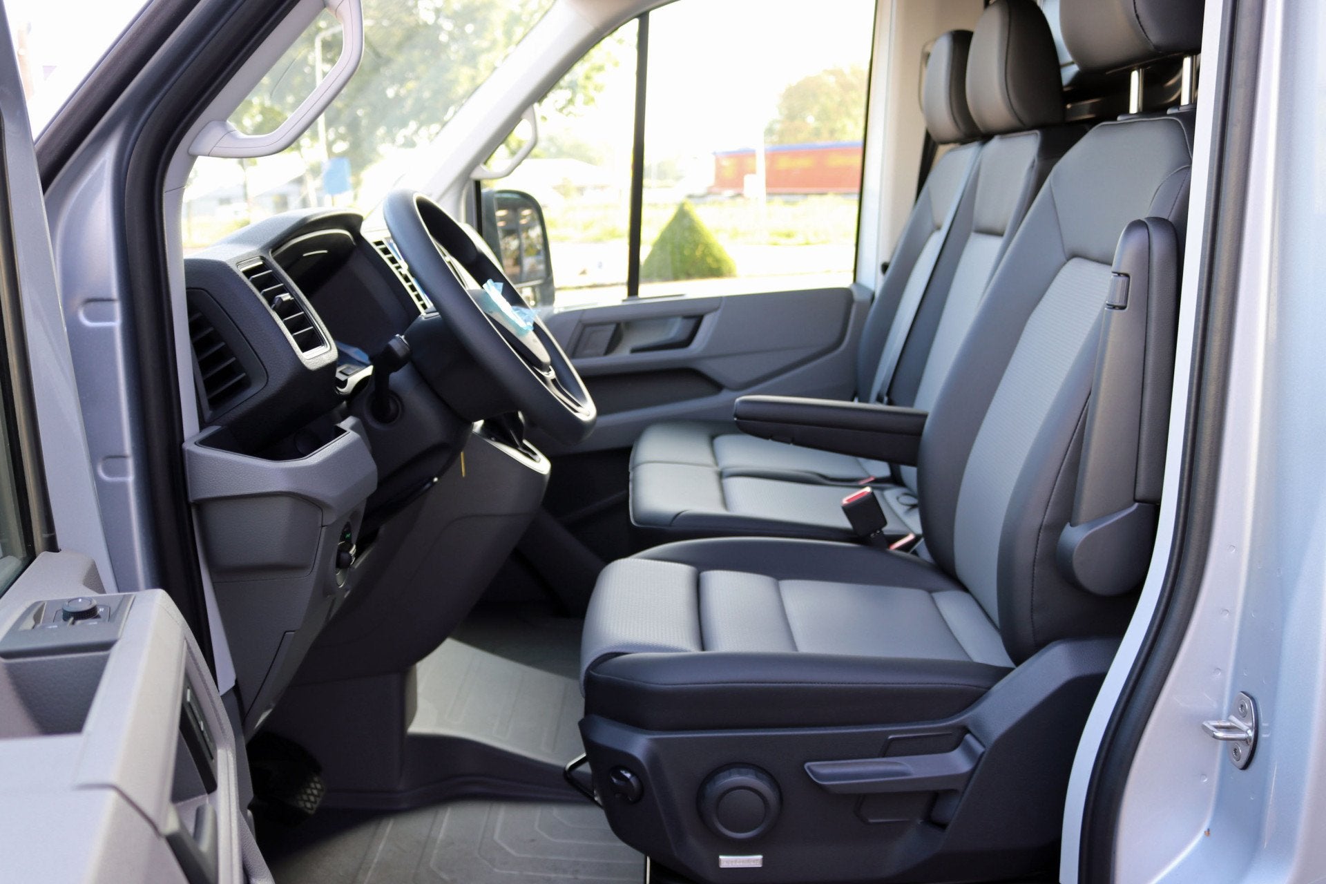 Volkswagen Crafter 35 2.0 Tdi L3H3 177Pk BPM vrij LED Koplam, 12 maanden, Gebruikt, Euro 6, 4 cilinders