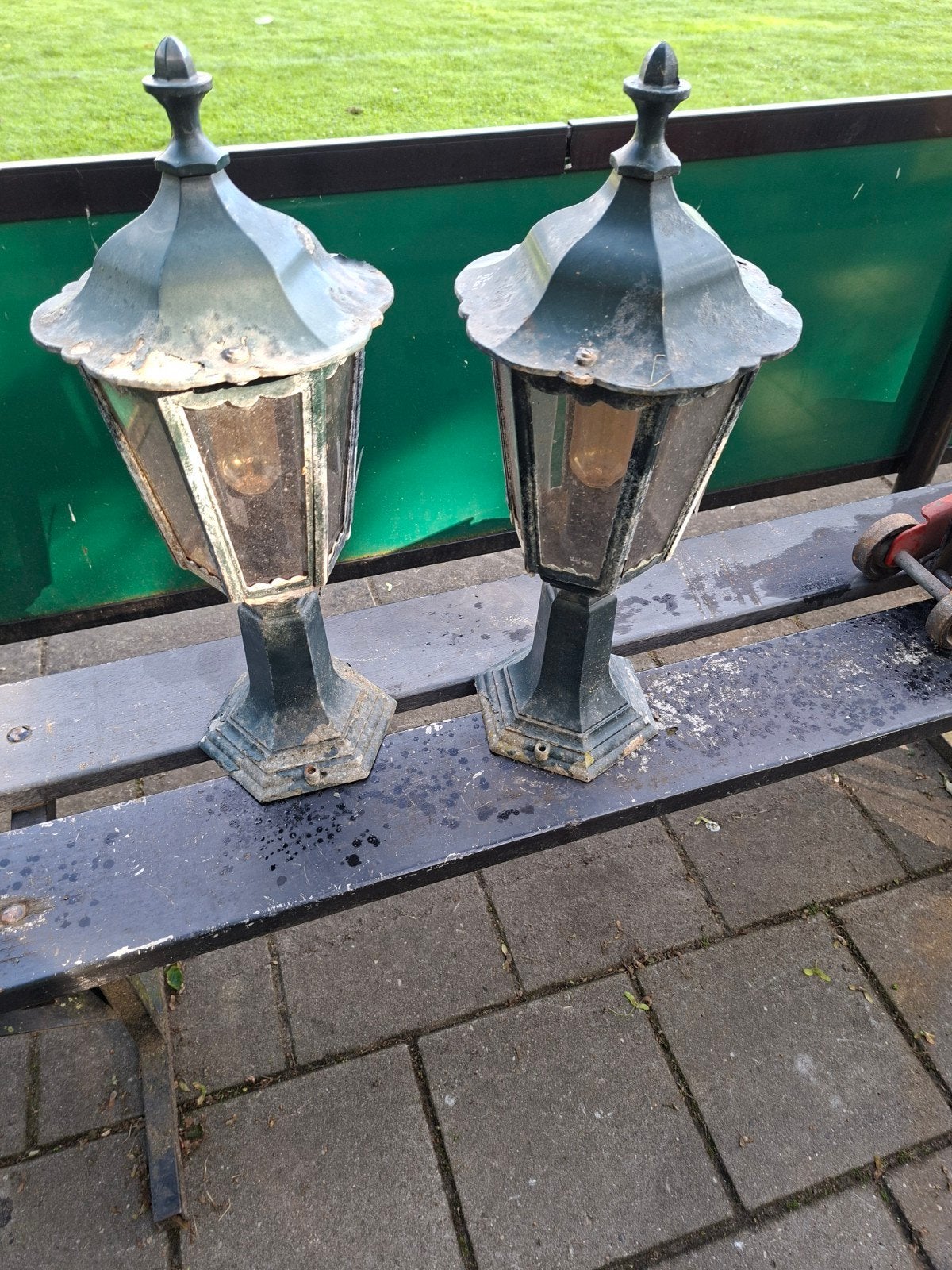 2 alu tuinlampen 55cm hoog 1glaasje stuk, Ophalen
