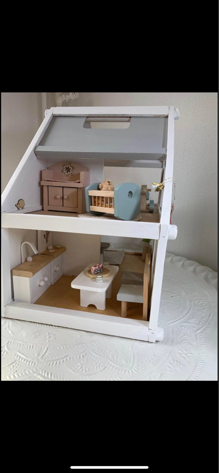 Modern Poppenhuis met Familie, Meubels en Accessoires, Ophalen of Verzenden, Zo goed als nieuw, Poppenhuis