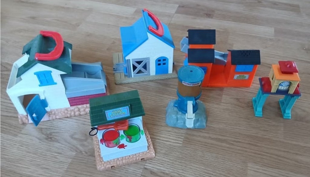Thomas de trein speelgoed (o.a. huisjes, station), Kinderen en Baby's, Ophalen of Verzenden, Gebruikt