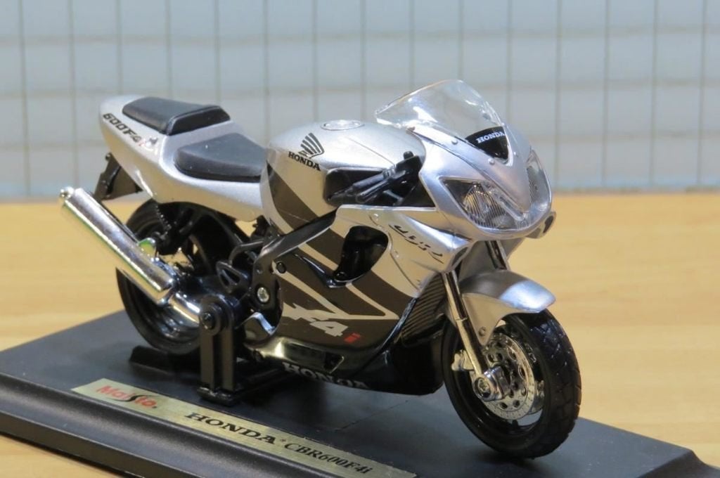Honda CBR600F FS Sport zilver 1:18 Maisto, MayCheong, Maisto, Nieuw, Ophalen of Verzenden