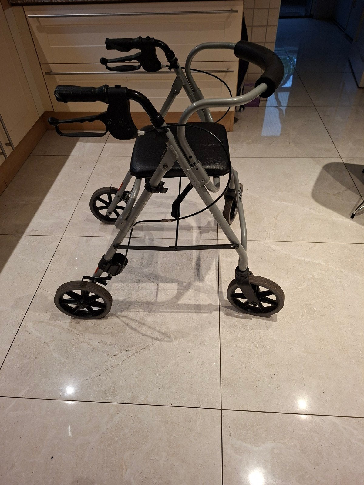 Rollator merk Thuasne, Diversen, Ophalen, Gebruikt