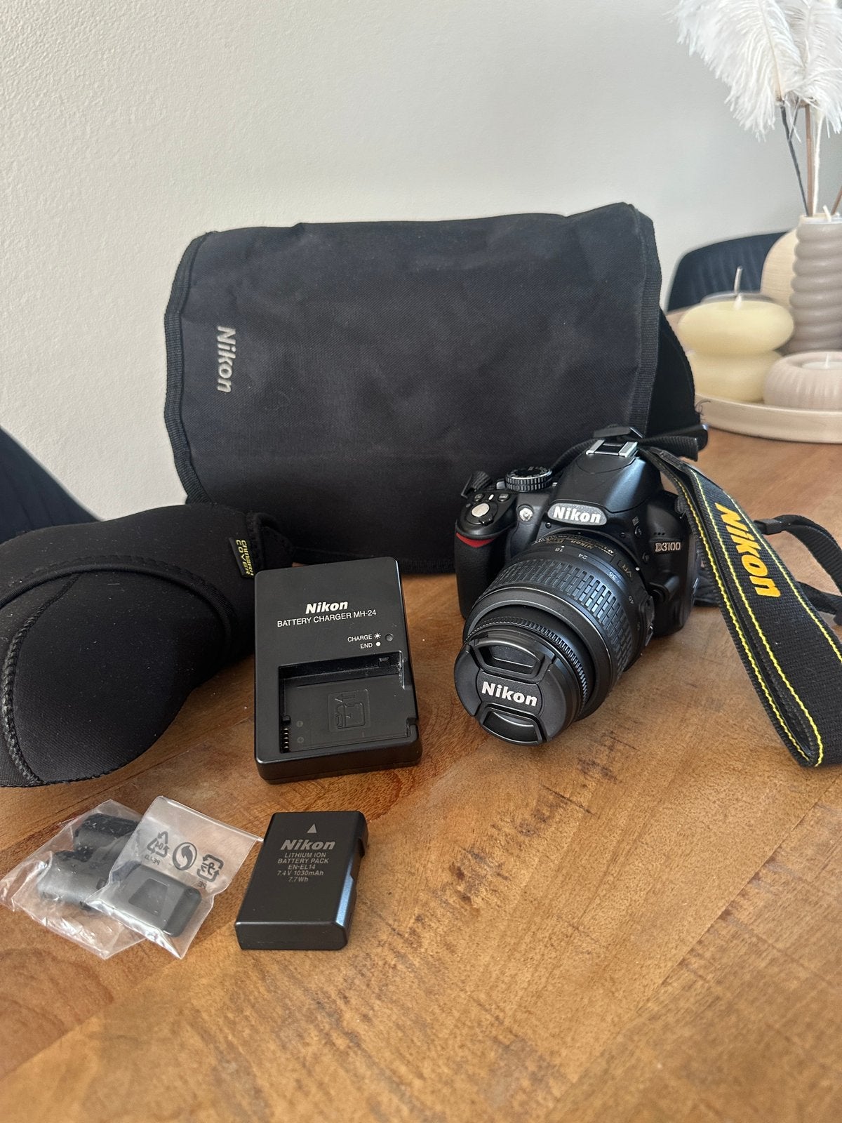 Nikon D3100 camera + 18-55 lens (inclusief opbergtas), Ophalen, Zo goed als nieuw, Nikon