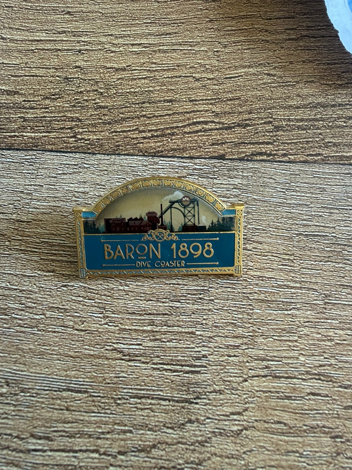 Efteling pin baron 1898, Verzamelen, Ophalen of Verzenden, Zo goed als nieuw, Button of Speldje