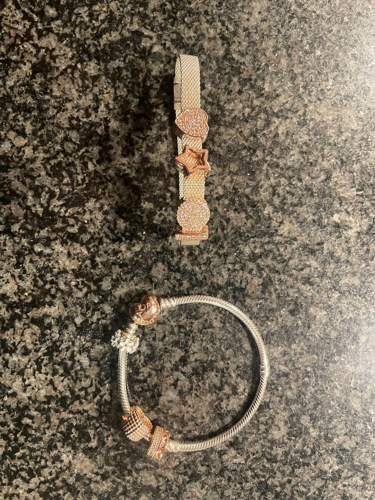 Pandora armbanden met bedels - Zo goed als nieuw, Ophalen of Verzenden, Zo goed als nieuw, Zilver, Met bedels of kralen