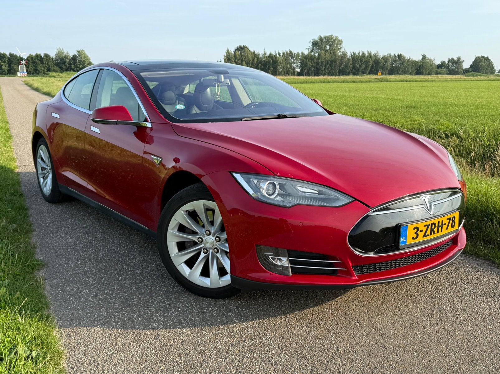 Tesla Model S 2015 rood Free Supercharge veel opties!, Auto's, Tesla, Particulier, Model S, ABS, Achteruitrijcamera, Airbags, Airconditioning
