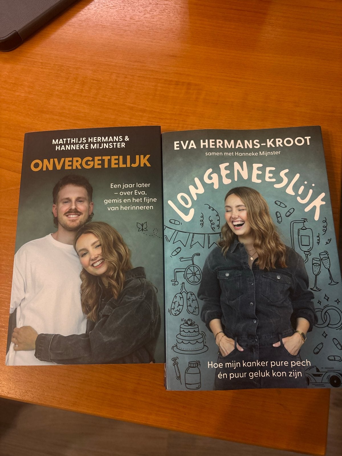 Onvergetelijk & Longeneeslijk - Matthijs & Eva Hermans, Ophalen, Zo goed als nieuw, Nederland