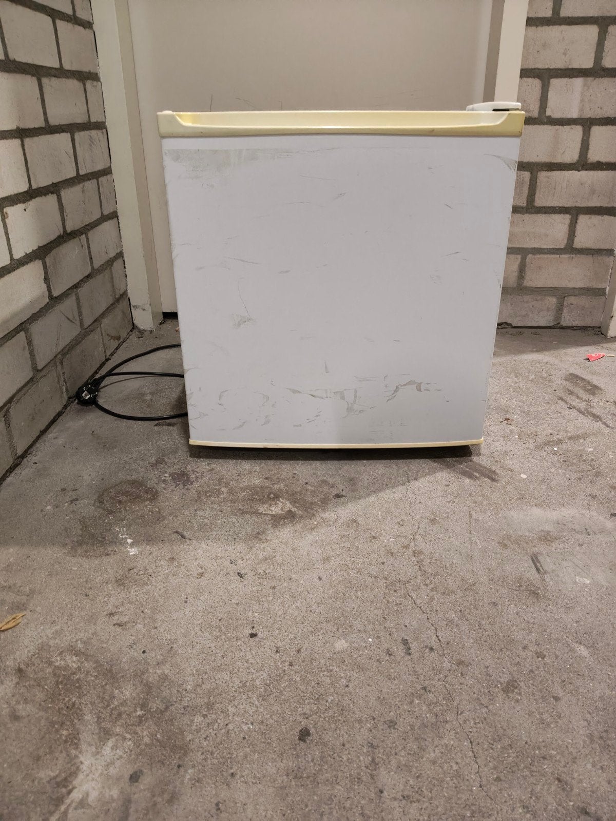 Mini vriezer (gebruikt);, Witgoed en Apparatuur, Vriezers en Diepvrieskisten, Ophalen, Gebruikt, Minder dan 85 cm, Minder dan 60 cm