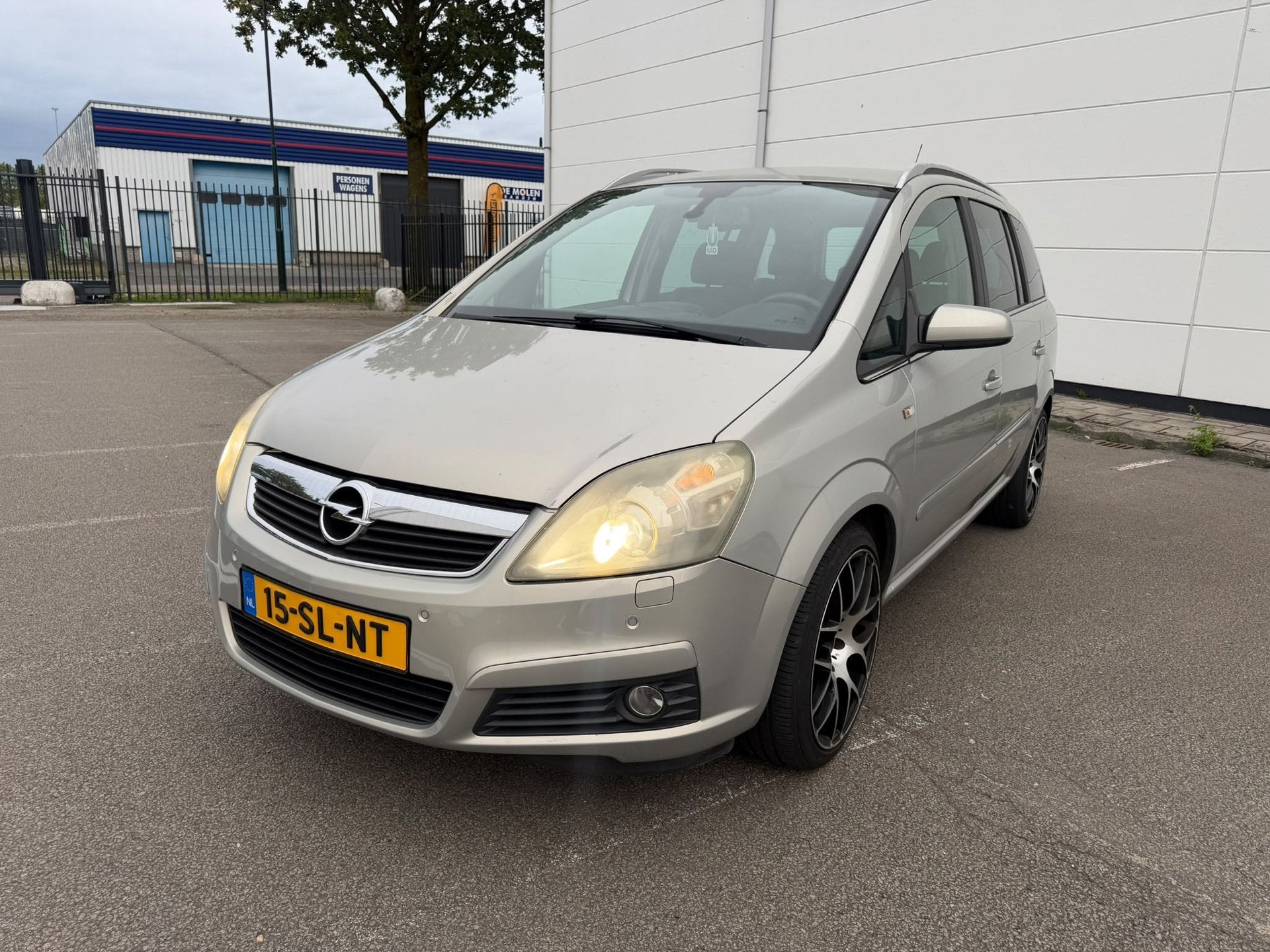 Opel Zafira 2.2 Cosmo Automaat APK 11-05-2027 Cruise Climate, Auto's, Dealer onderhouden, Gebruikt, Zwart, 4 cilinders