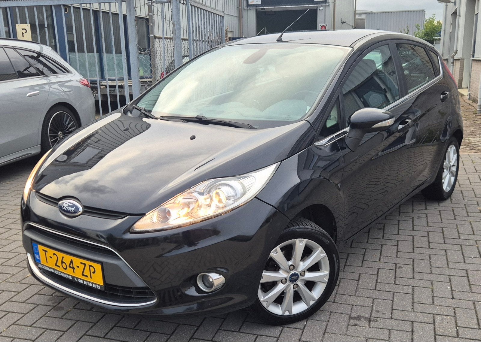 Ford Fiësta 1.25 60KW 5DR 2010 Zwart, Voorwielaandrijving, 1242 cc, Zwart, Bedrijf