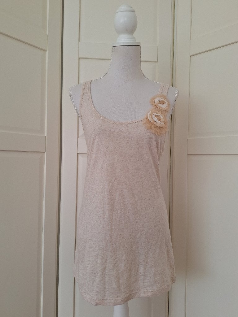 Old Navy zandkleurige rozetten mouwloze top, maat L, Kleding | Dames, Old Navy, Beige, Maat 42/44 (L), Ophalen of Verzenden