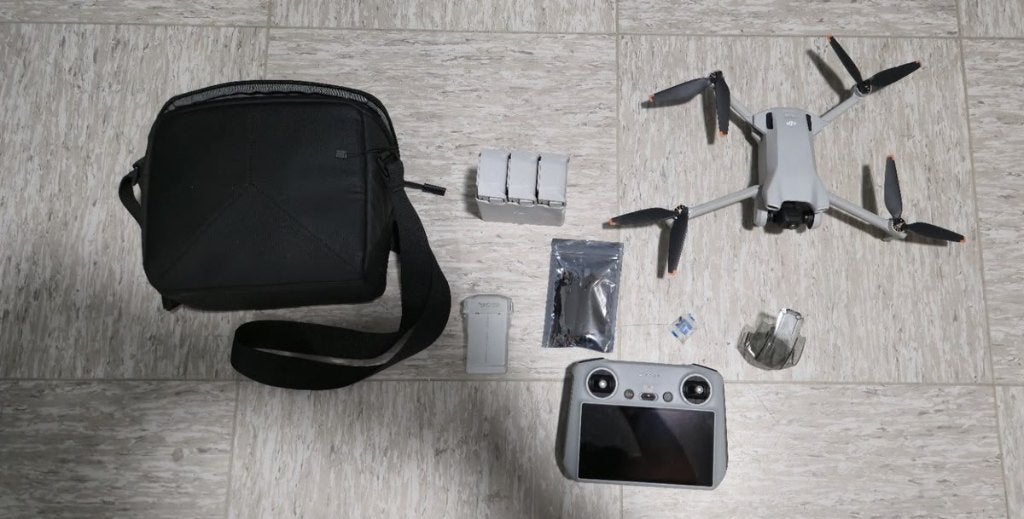 DJI Mini 3 Fly More Combo PLUS – DJI RC, 4 batterijen, Audio, Tv en Foto, Ophalen, Zo goed als nieuw, DJI, Meer dan 10 kilometer