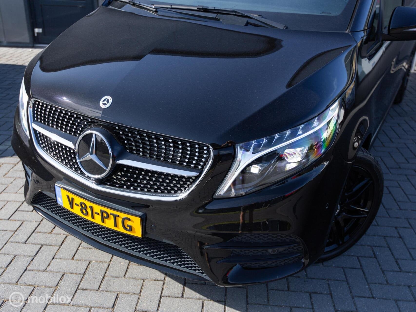 Mercedes V-klasse 300d AMG-Line Lang, Auto's, Automaat, Gebruikt, Euro 6, 4 cilinders