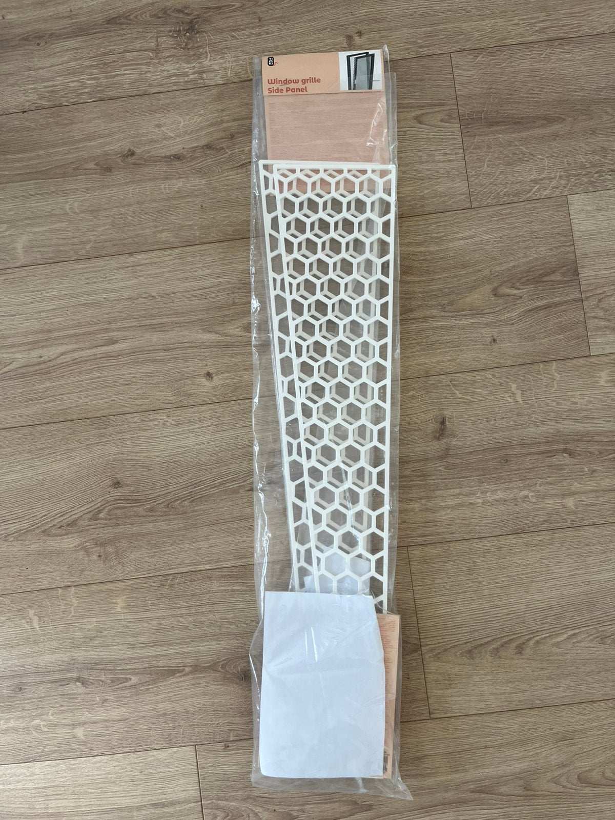 Veiligheidsrooster draai kiep raam, Gevelraam of Ruit, Minder dan 80 cm, Minder dan 80 cm, Nieuw