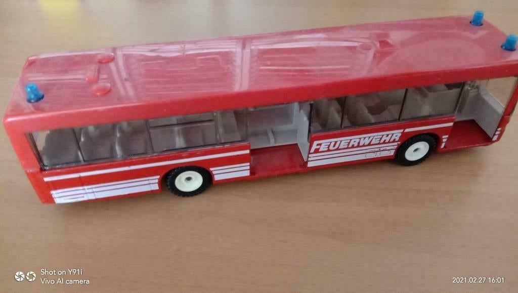 siku feuerwehr bus, Hobby en Vrije tijd, Modelauto's | Overige schalen, Verzenden, Gebruikt, Auto