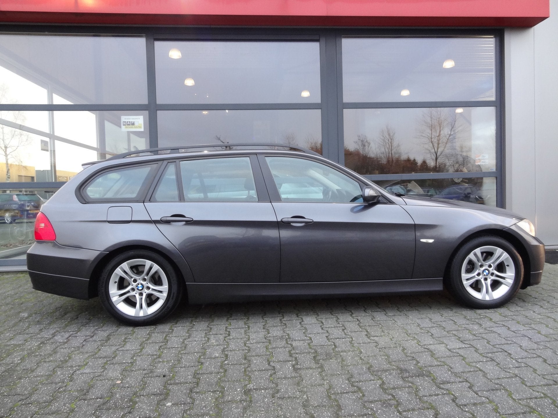BMW 3 Serie Touring 320i Executive | CRUISE | TREKHAAK | LMV, Automaat, Achterwielaandrijving, 4 cilinders, 150 pk