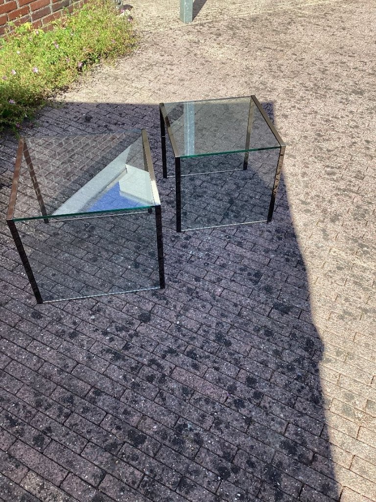 2 glazen design bijzettafels, Ophalen, Minder dan 45 cm, Minder dan 55 cm, Vierkant